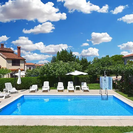 With Pool 2371 Gostinjska kuća Medulin