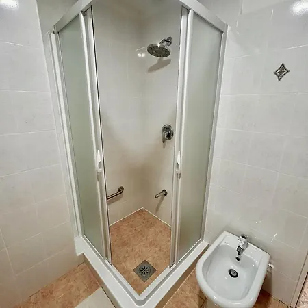 With Pool 2371 בית הארחה מדולין