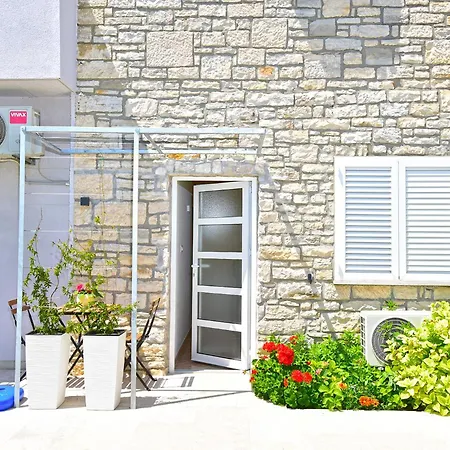 Maison d'hôtes With Pool 2371 Medulin