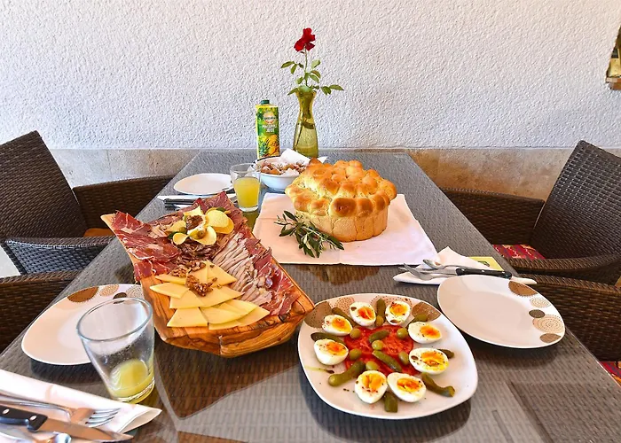 With Pool 2371 招待所 3*